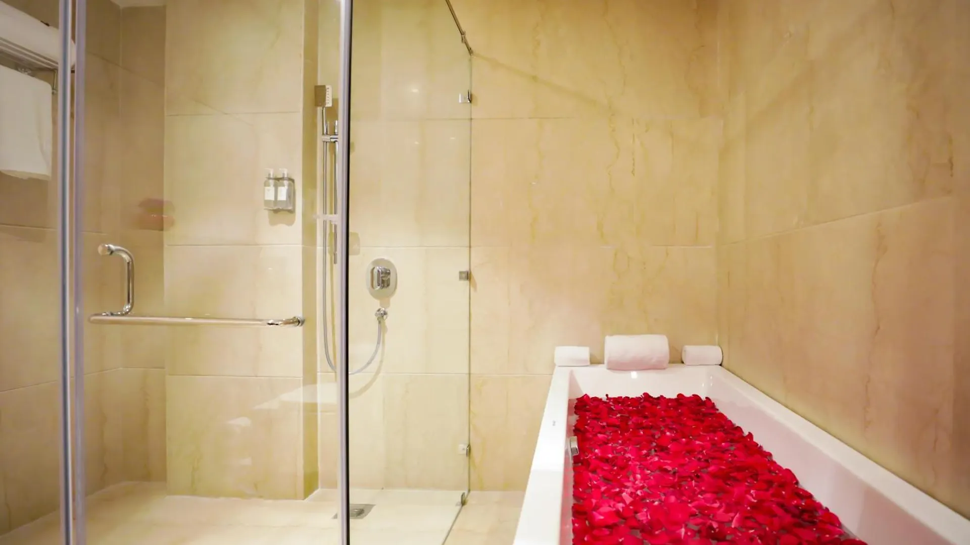 Regenta Suites Gurugram, Sohna Road, Sector 49 Gurgaon 4*,  India