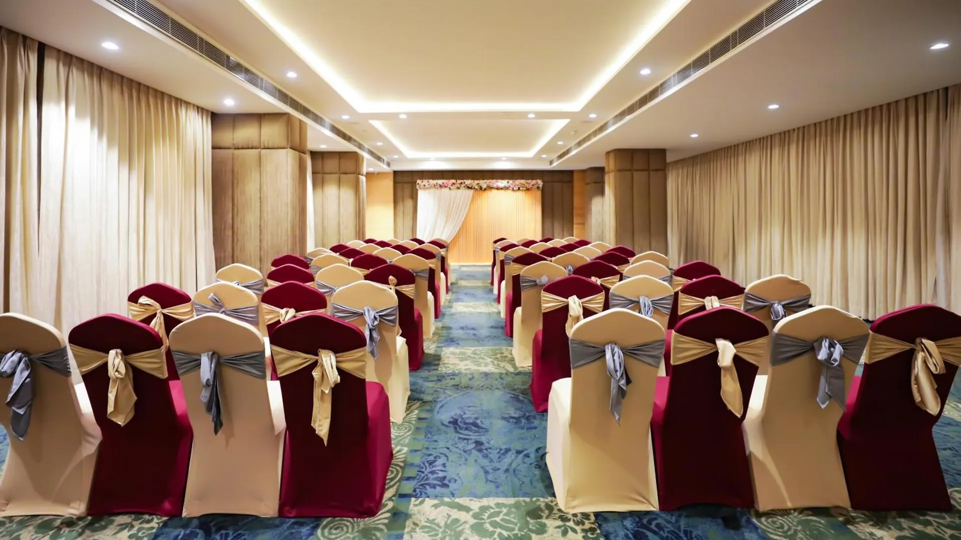 **** Hotel Regenta Suites Gurugram, Sohna Road, Sector 49 Gurgaon India