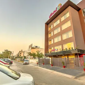 91 Huda Centre Hotel